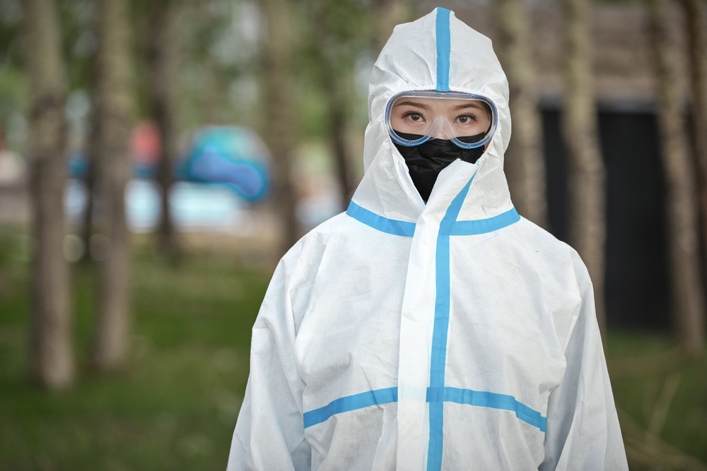白衣執甲，守護生命——致敬防護服下的女性力量